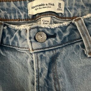 Abercrombie & Fitch High Rise Mom Jeans Curve Love